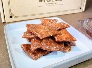 {홍천순옥한과},{바삭약과},{찹쌀한과},{좁쌀한과},{통밥한과},{참깨한과},{흑임자한과},{쑥한과},{단호박한과}